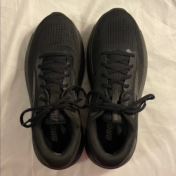 Brooks Black Ghost 2 Max - Picture 2 of 8